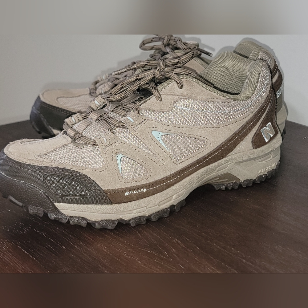 New Balance Brown Hiking Athletic Shoes - Picture 10 of 10